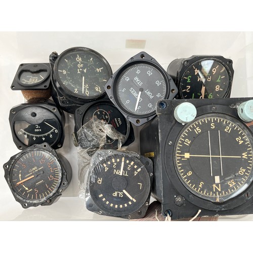 9106 - A collection of dials, mainly aircraft, including USA 1600-1M-B1 and Engine RPM 66/778 1944