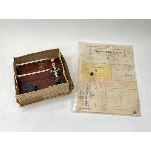 9108 - A 201 boxed Morse Practice Unit with 1942 dated receipts to Mr Horner, Manor House, Yoxford, Suffolk... 