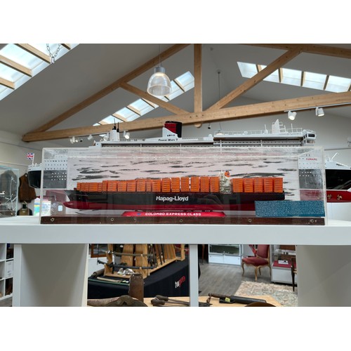 9507 - Five models of ships in display cases