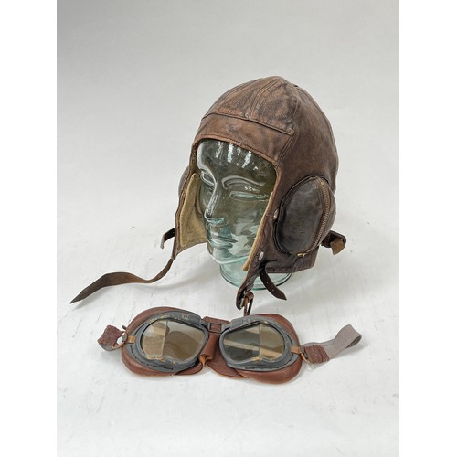 9111 - A WWII Battle of Britain period B Type flying helmet No.4 dated 1939, made by Wareings Ltd, 7 1/2-7 ... 