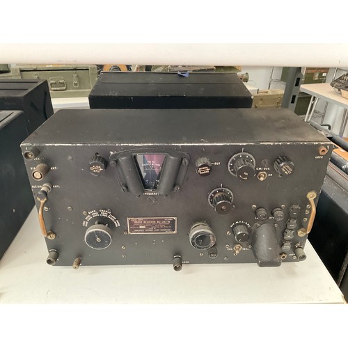 9391 - A US Army Signal Corps Radio Receiver BC-342-N, Farnsworth Television and Radio Corporation