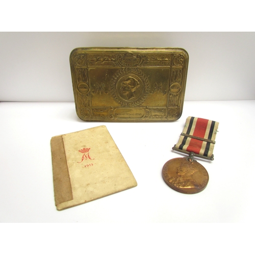 9472 - A WWI Christmas 1914 Princess Mary gift tin with 1915 card pencil signed 1138 R/N R. GYLES 3/ BATT. ... 