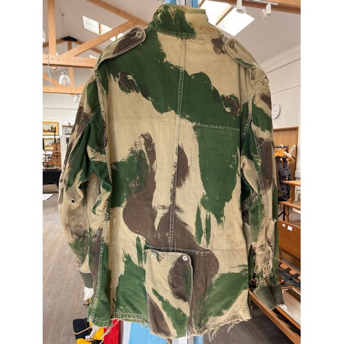 9495 - A post-war Dennison smock, camouflage a/f