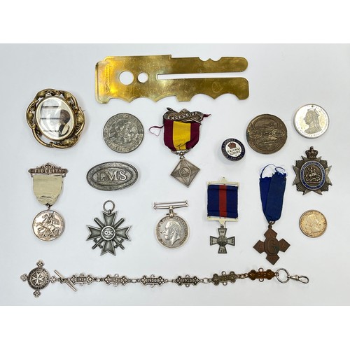 9517 - A quantity of mixed medals and badges including WWI War Medal to G.50411 PTE. J.G. SIMPSON MIDD'X R.... 