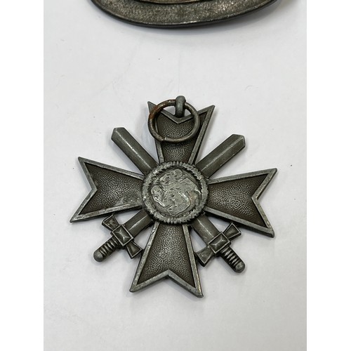 9517 - A quantity of mixed medals and badges including WWI War Medal to G.50411 PTE. J.G. SIMPSON MIDD'X R.... 