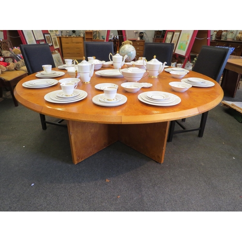 1136 - A large burr wood veneer circular top dining table on plinth base, 73cm high x 178cm diameter