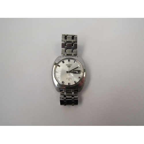 1347 - A Seiko 6119-7103 automatic stainless steel wristwatch