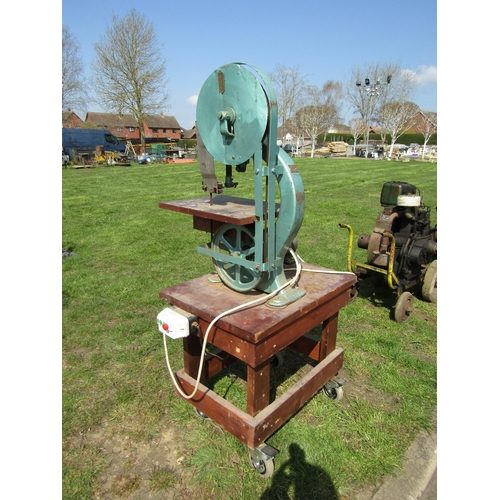 5447 - A Hobbie electric band saw