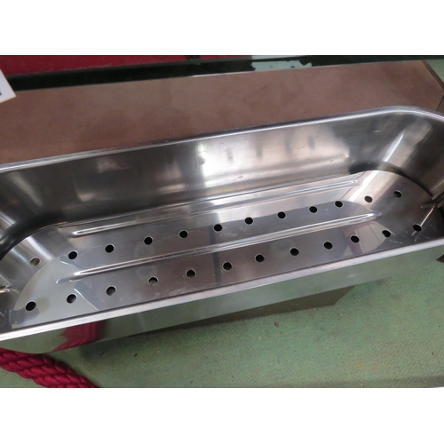 4006 - A stainless steel fish kettle/poacher   (R) £0