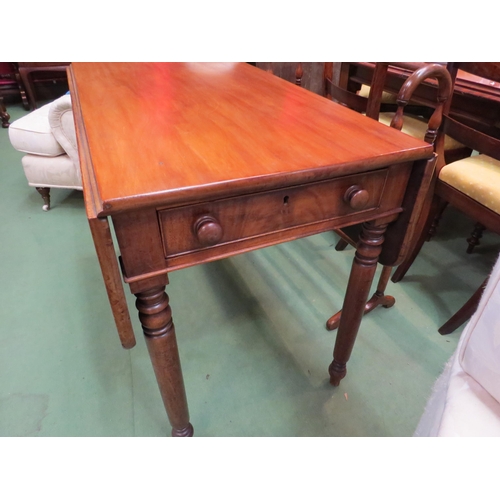 4179 - A 19th Century Pembroke table on turned legs