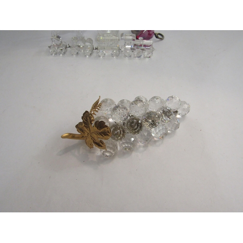 4312 - Five pieces of Swarovski including owl, grapes, giraffe, train etc (4)