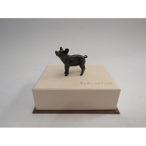 4325 - A miniature solid bronze Pig, 4cm long   (R) £35