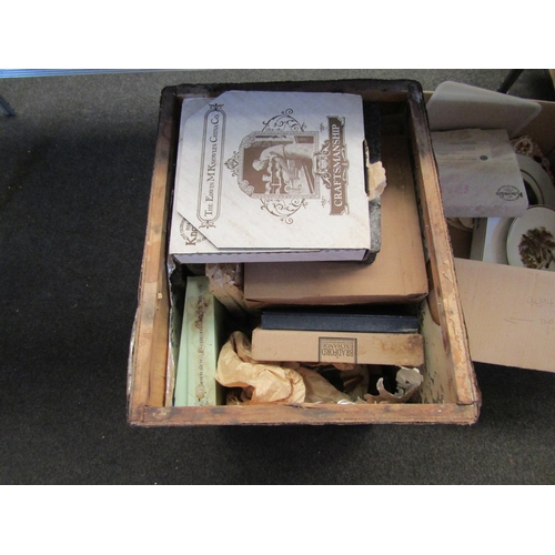 1459 - Two boxes of mainly collectors plates