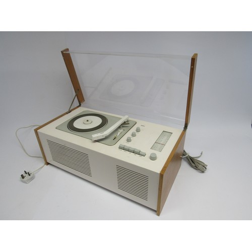 8462 - A Braun Stereo-Phonosuper SK 61 'Snow Whites Coffin' record player / radio, designed by Dieter Rams ... 