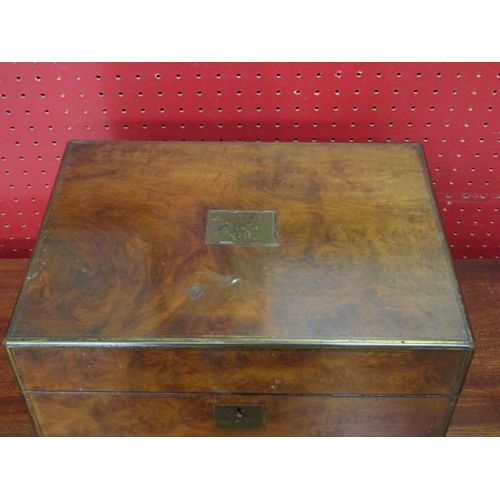 4023 - A 19th Century walnut vanity come sewing box with mirror to interior of the lid, compartmental inter... 