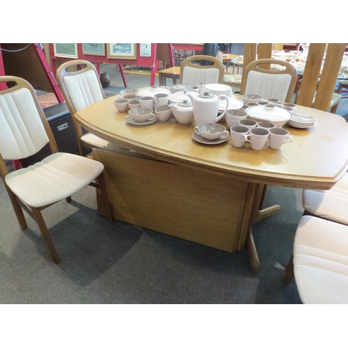 1065 - A modern oak sideboard, two short drawers over two cupboard doors flanked by doors, 82cm high x 170c... 