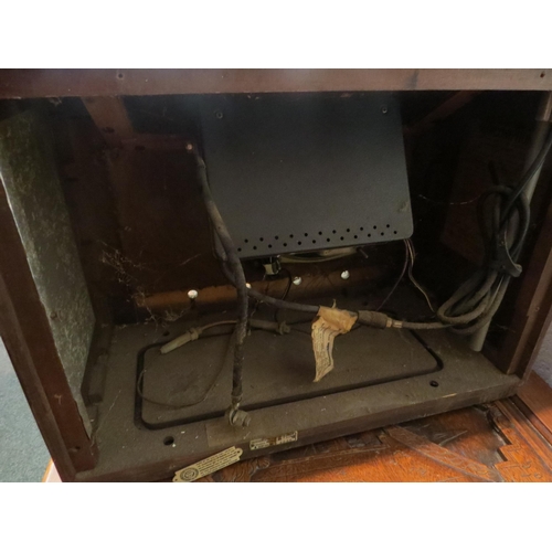 1084 - A vintage radio, a/f, and Perdio radio (2)