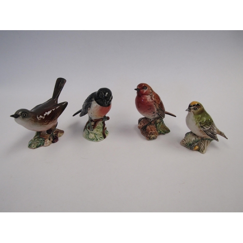 9055 - Four Beswick Birds - Whitethroat, Robin, Stonechat and Goldcrest