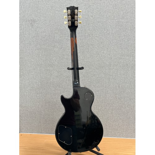 8172 - A 1992 Gibson Les Paul Standard electric guitar with black body, serial number 91552417, selector sw... 