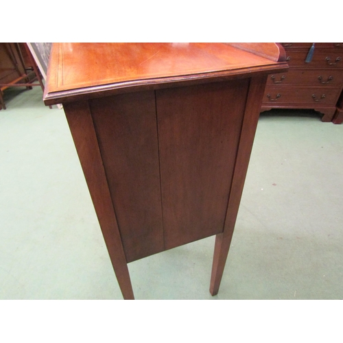 4061 - An Edwardian crossbanded mahogany single door bedside cabinet on square tapering legs, 80cm high x 4... 