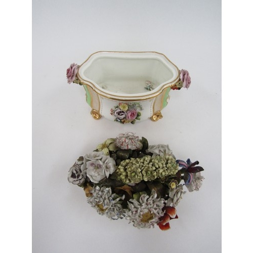 4328 - A Derby green ground flower encrusted bough pot and cover, some damage, 25 cm wide, 22cm tall   (R) ... 