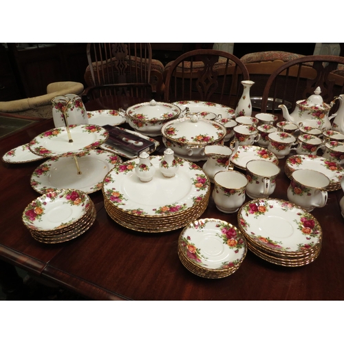 4184 - A good quantity of Royal Albert 