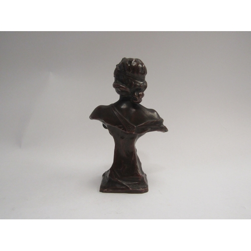 4360 - A bronze bust of female 'Sirene', 14cm tall