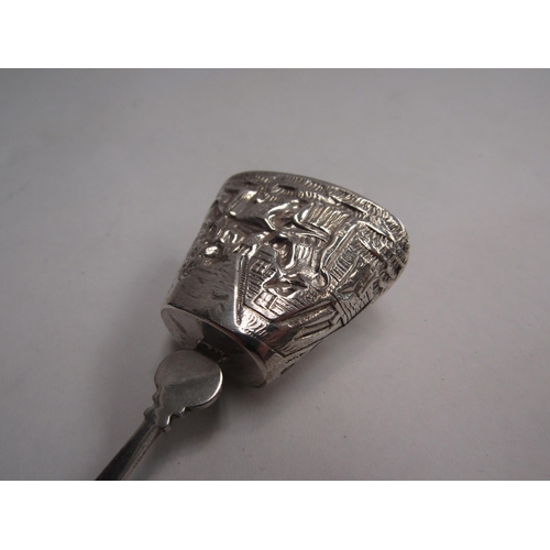 4421 - A Continental white metal caddy spoon       (R) £15