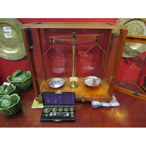 4098 - A mid 20th Century cased set of Philip Harris & Co. weighing scales   (E) £15-20