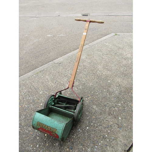 9025 - A Suffolk Viceroy push mower with collector