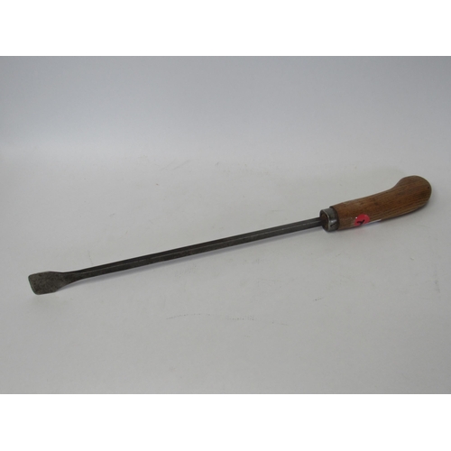 9144 - An asparagus cutter