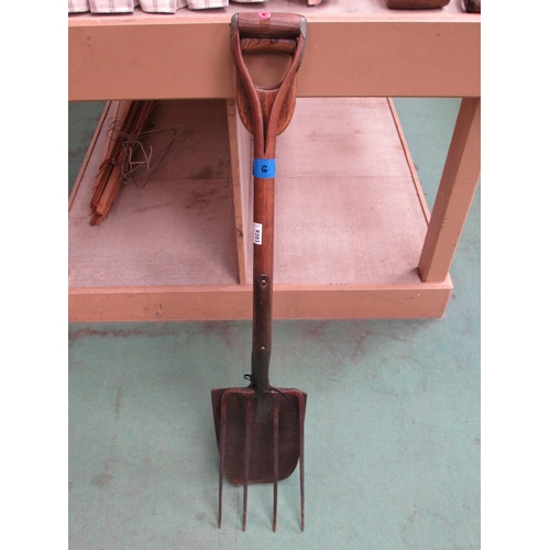 Lot 9203      