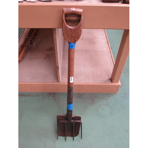 Lot 9205      
