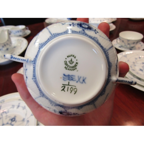 1141 - A quantity of Royal Copenhagen 'Blue Fluted' blue and white dinner wares including tureens, dinner p... 