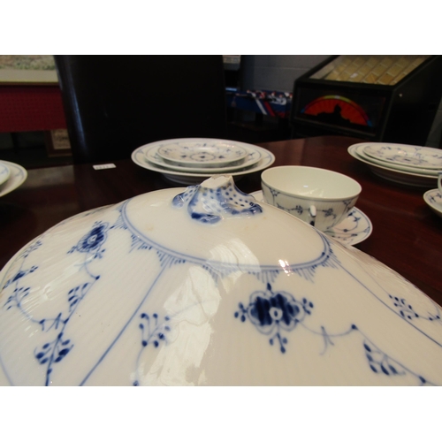 1141 - A quantity of Royal Copenhagen 'Blue Fluted' blue and white dinner wares including tureens, dinner p... 