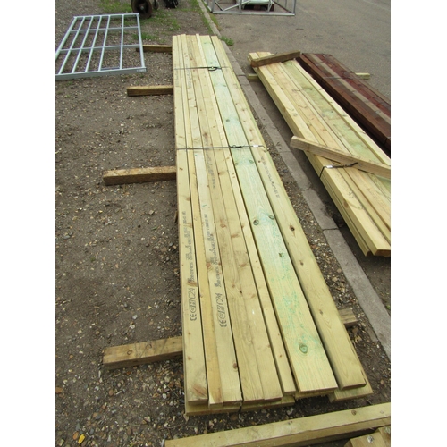 3526 - A pack of 16' pressure treated timber