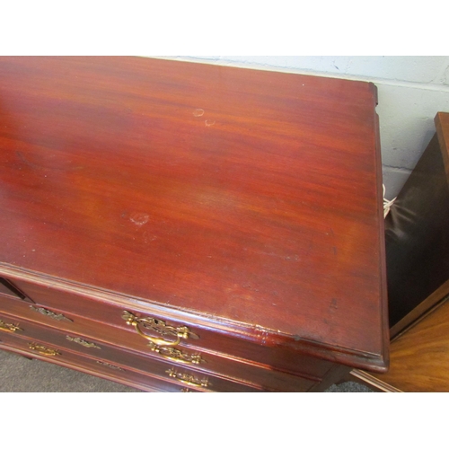 1095 - A George III mahogany chest of two short over three graduating long drawers on bracket feet, 91cm hi... 