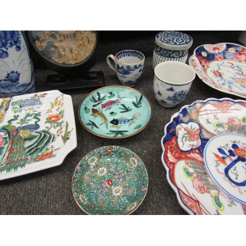 1177 - A box of assorted Oriental items including imari palette plates, blue and white vase, cork diorama e... 