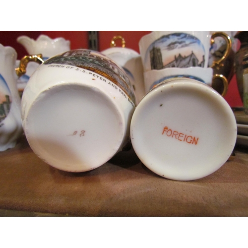 4319 - Japanese tea wares and souvenir teapots   (R) £10