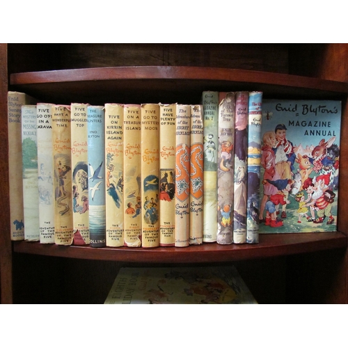 4135 - A quantity of Enid Blyton books including Famous Five, Noddy, etc. (24)