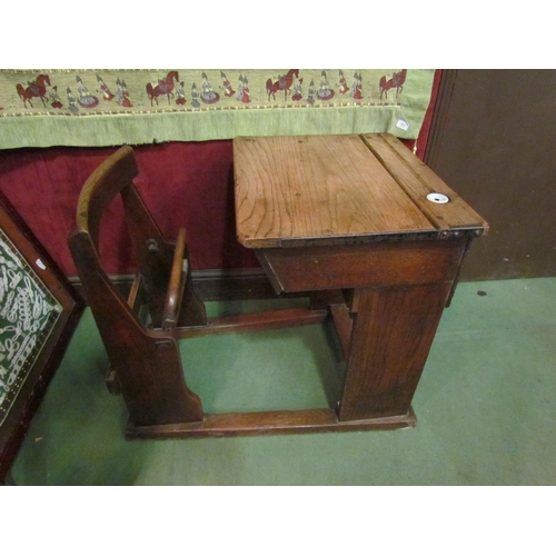 4203 - A late 19th/early 20th Century oak student's desk