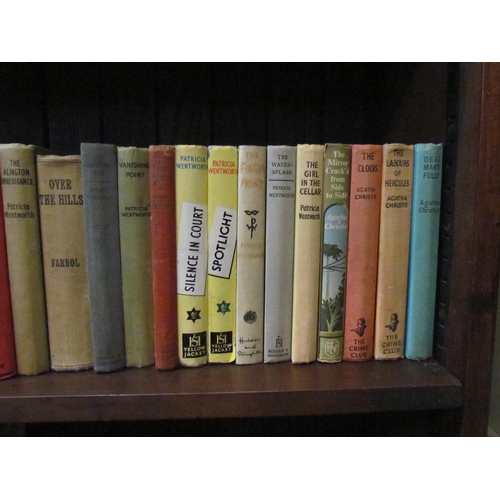 4207 - A collection of assorted volumes including Agatha Christie and Jeffery Farnol (43)