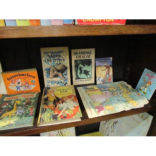 4213 - A quantity of vintage children's colouring and picture books   (E) £10-20