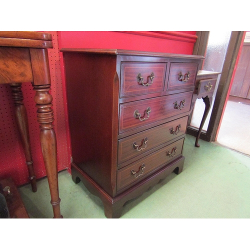 4098 - A George III style crossbanded mahogany chest of small proportions with line inlay decoration, the t... 