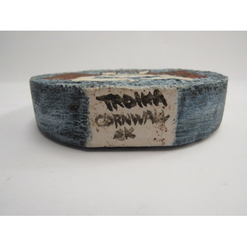 4354 - A Troika wheel vase, marked Troika, Cornwall to base, 12cm tall x 11.5cm wide