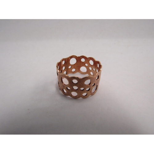 4401 - A designer 'Liisa Vitali' ring stamped 585, size M