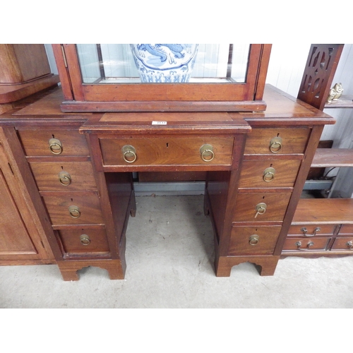 2132 - A 19th Century mahogany ladies desk