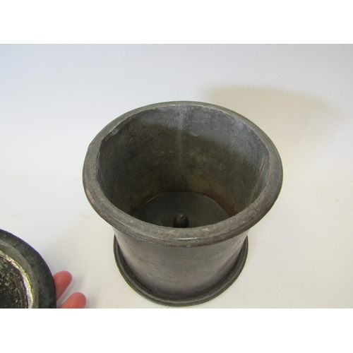 1189 - A Georgian lead tobacco jar with cover