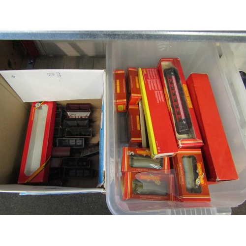 1211 - A collection of mostly Hornby '00' gauge rolling stock including thirteen hopper wagons, seven passe... 