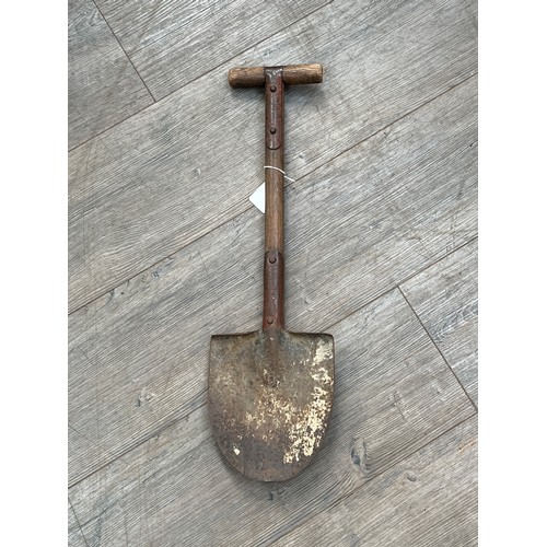 9026 - A WWI US entrenching tool